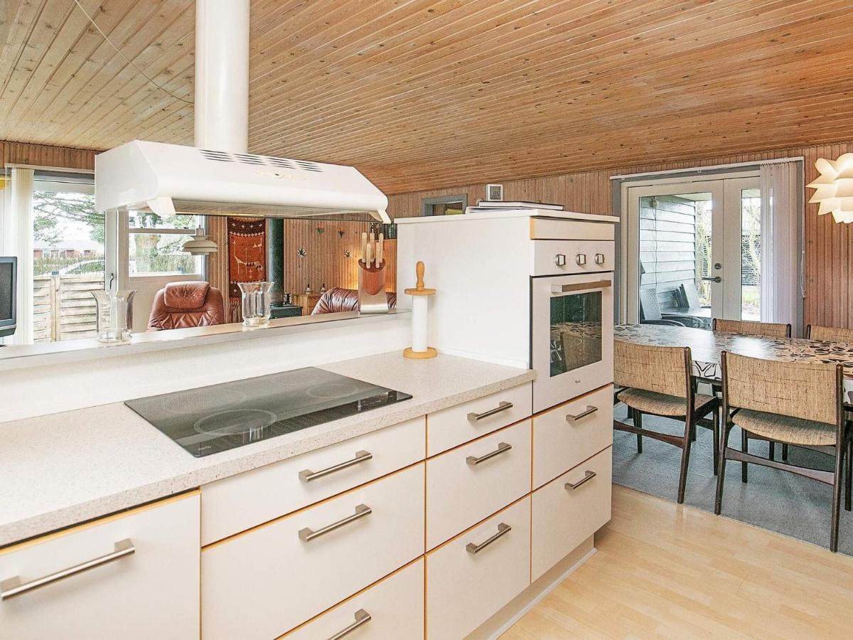 8 Person Holiday Home In Hesselager 外观 照片