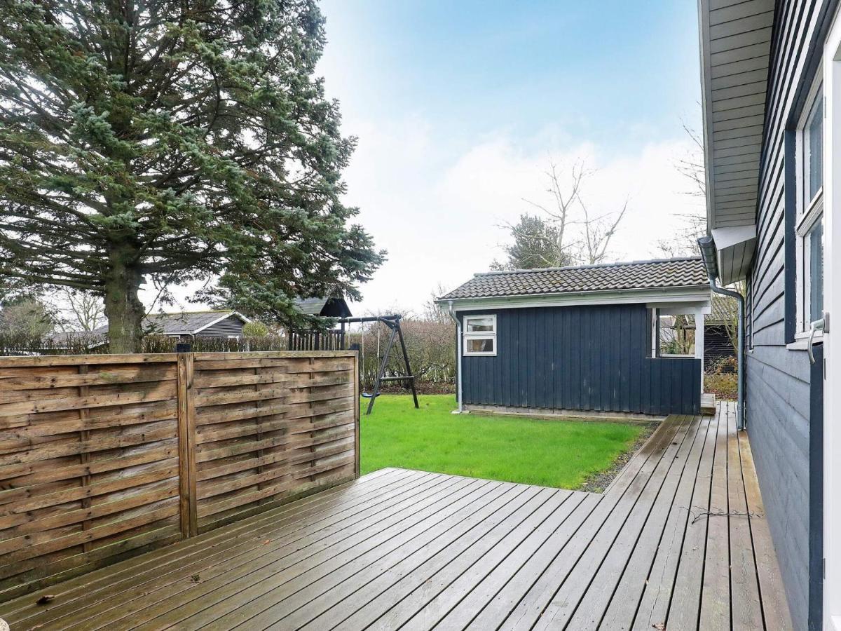 8 Person Holiday Home In Hesselager 外观 照片