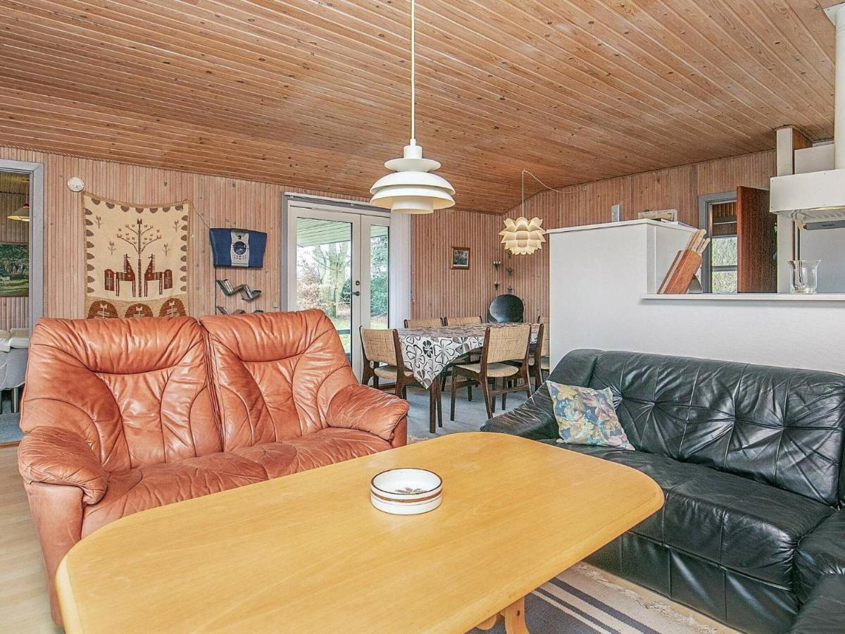 8 Person Holiday Home In Hesselager 外观 照片